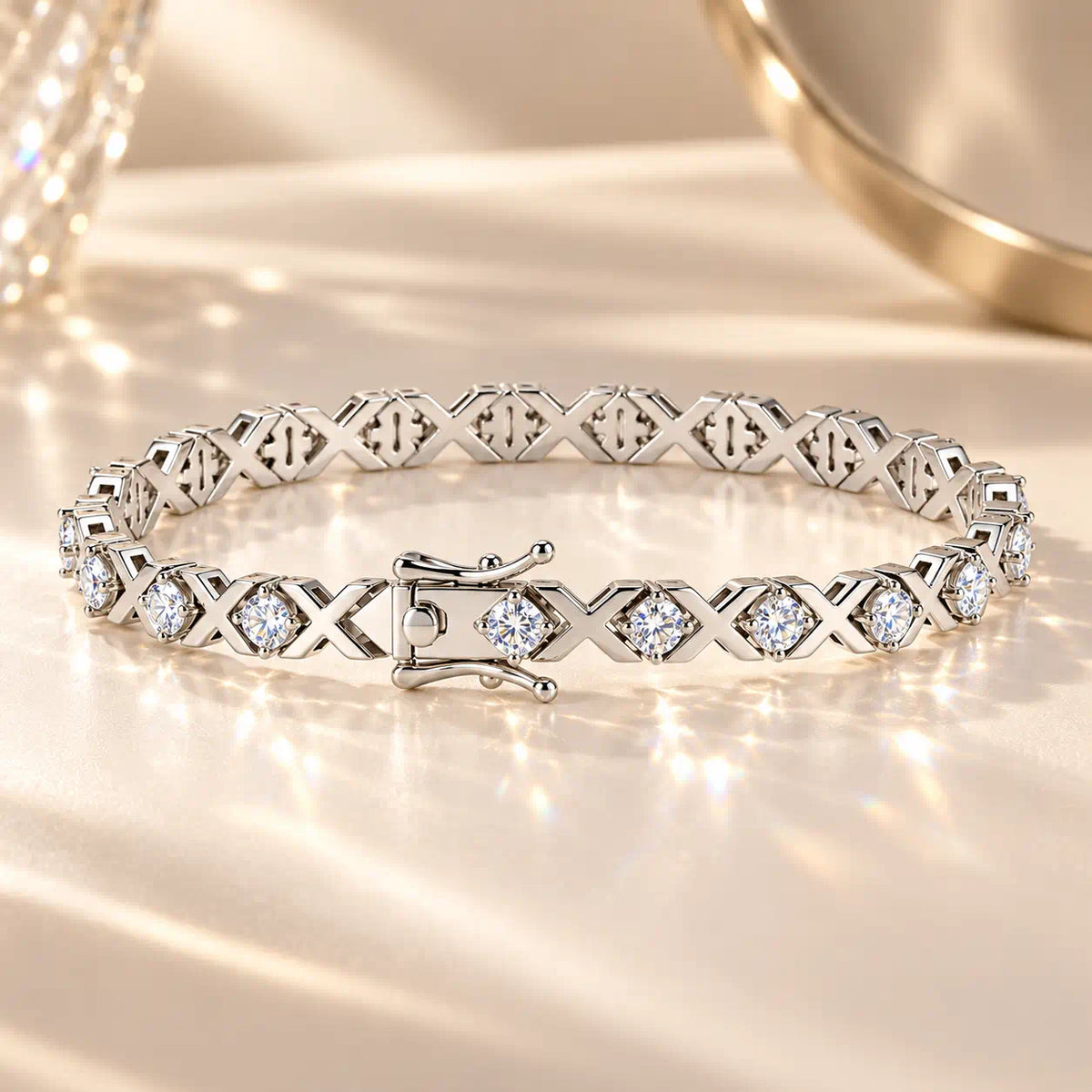 A distinctive X-link silhouette, brilliant lab-grown diamonds, and two timeless finishes. Find the bracelet that makes your everyday style feel more refined. -Last Day Sale-90% OFF🔥